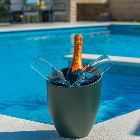 Poolincluded - Holiday Home Maslina Lisane Ostrovicke Esterno foto