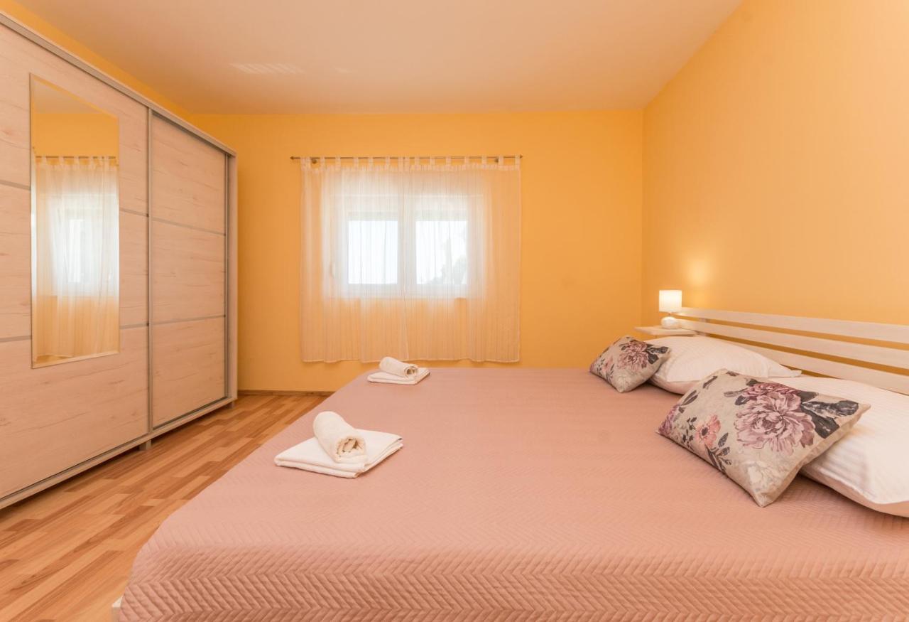 Poolincluded - Holiday Home Maslina Lisane Ostrovicke Esterno foto