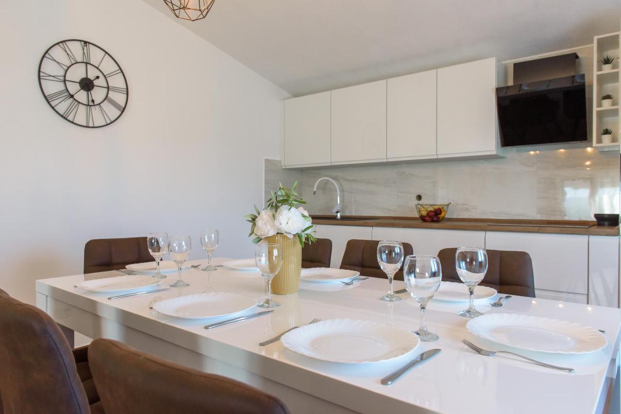 Poolincluded - Holiday Home Maslina Lisane Ostrovicke Esterno foto