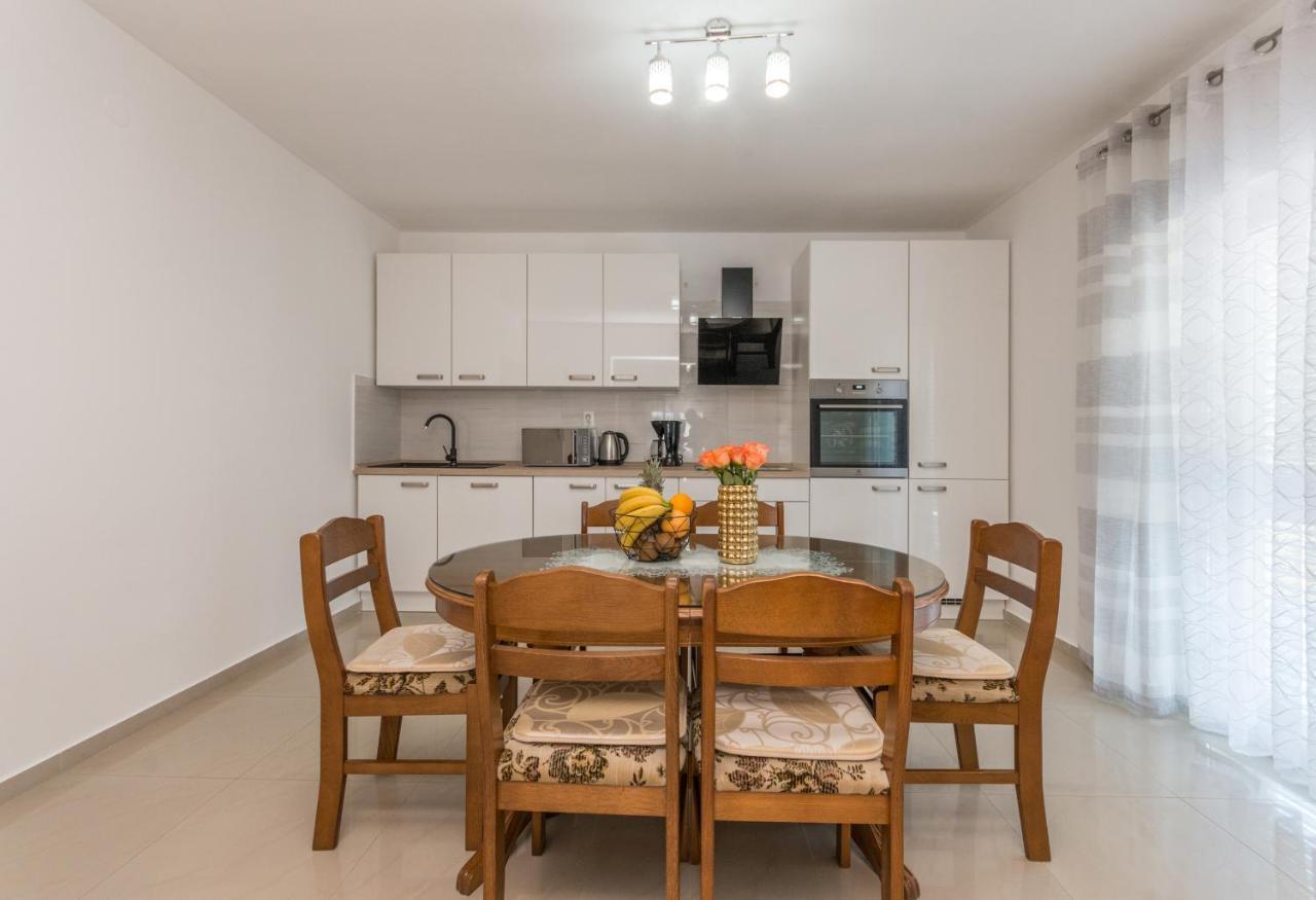 Poolincluded - Holiday Home Maslina Lisane Ostrovicke Esterno foto