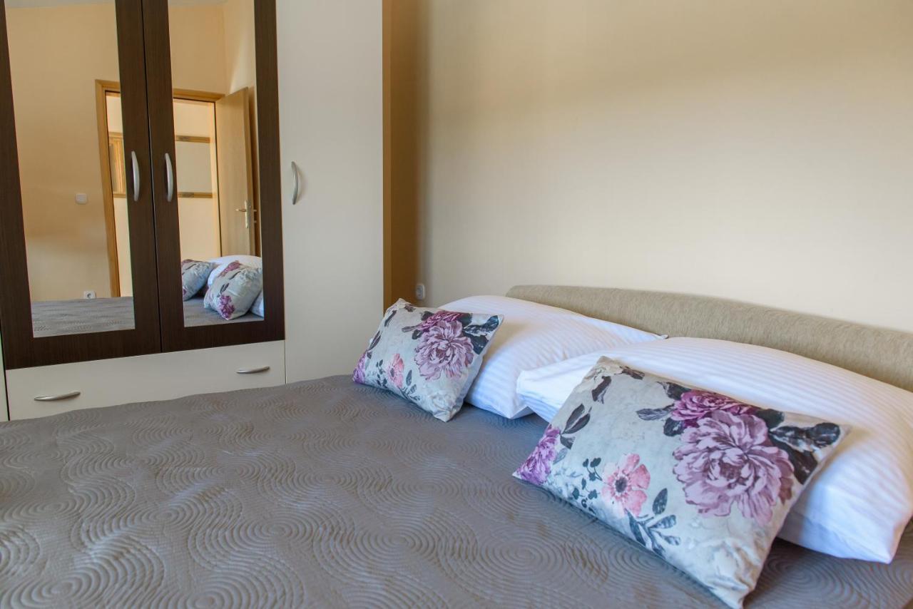 Poolincluded - Holiday Home Maslina Lisane Ostrovicke Esterno foto